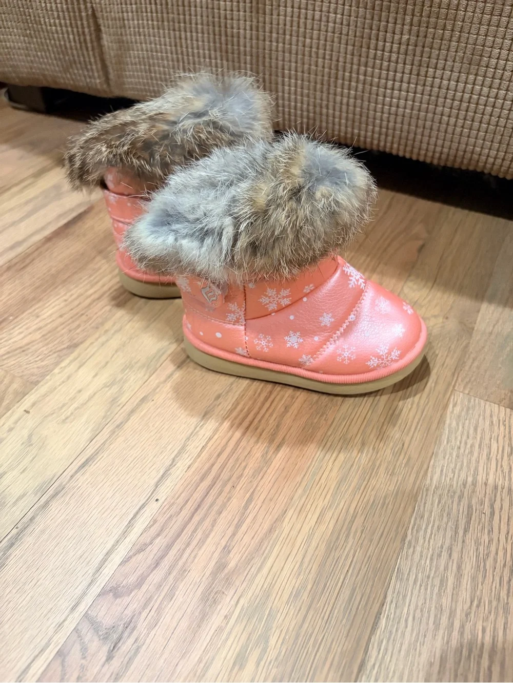 Little girl winter boots, super soft fur, size 7